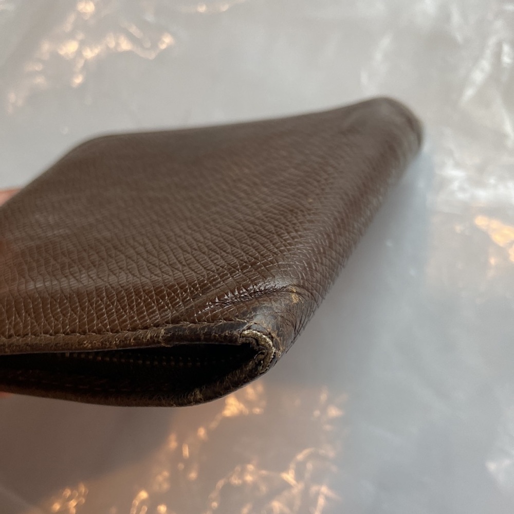 - Louis Vuitton taiga zippy wallet - Picture 8 of 15
